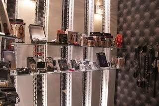 Boutique de produtos eróticos ganhou até sala exclusiva para artigos BDSM (Foto: Bruno Sartori)