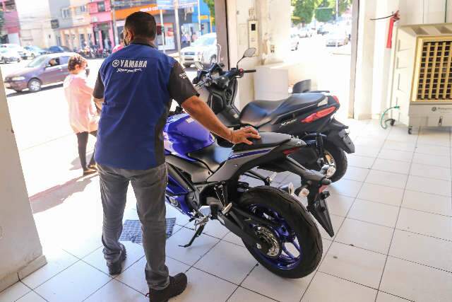 Em falta, clientes precisam esperar at&eacute; 30 dias para motos modelo 2021