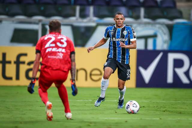 Com 3 de Diego Souza, Gr&ecirc;mio massacra e encaminha classifica&ccedil;&atilde;o na Libertadores