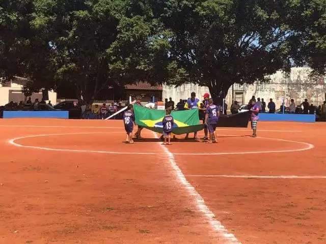 Com alta na covid, liga de futebol amador suspende campeonatos na Capital