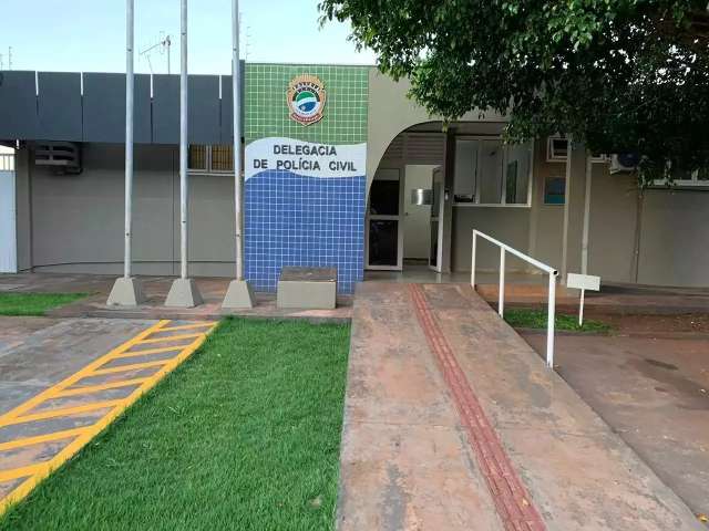Al&eacute;m de 14 facadas em esposa, homem amea&ccedil;ou matar os filhos antes de fugir