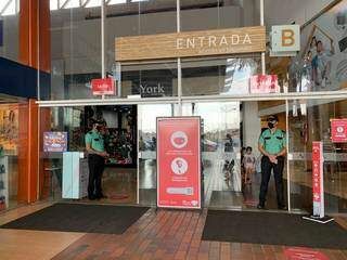 No Shopping Norte Sul, lojas âncoras abrem as portas às 9h da manhã. (Foto: Divulgação)