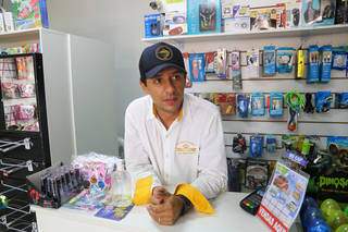 Willian Lima, de 33 anos, abriu loja durante a pandemia pensando que a doença seria passageira. (Foto: Paulo Francis)