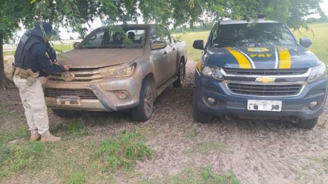 Caminhonete Hilux &eacute; recuperada a 1.200 quil&ocirc;metros do local em que foi furtada