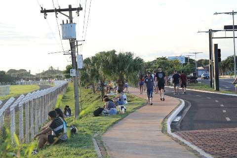 Restri&ccedil;&otilde;es aumentam, mas aglomera&ccedil;&atilde;o segue como em domingo normal 