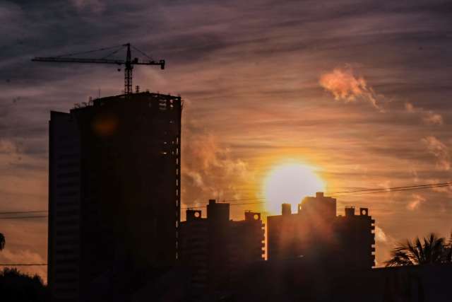 A 5 dias do Outono, previs&atilde;o &eacute; de tempo seco, calor e risco de queimada