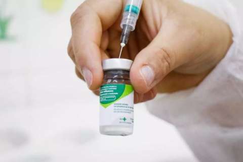 Com meta de imunizar 972,8 mil em MS, campanha contra gripe começa em abril