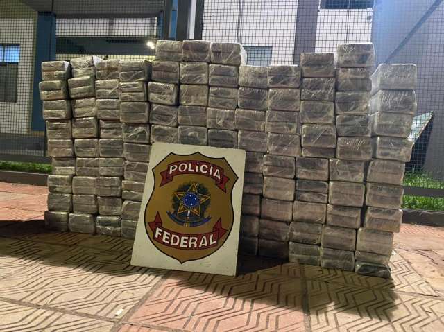 PF acha 250 kg de coca&iacute;na em fundo falso de paletes em caminh&atilde;o