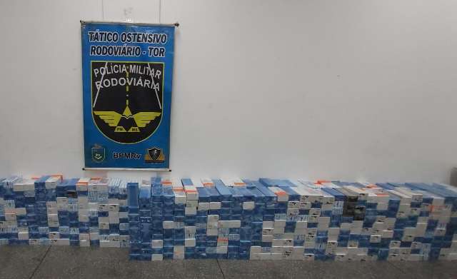 Pol&iacute;cia apreende carga de quase mil celulares avaliada em R$ 2 milh&otilde;es