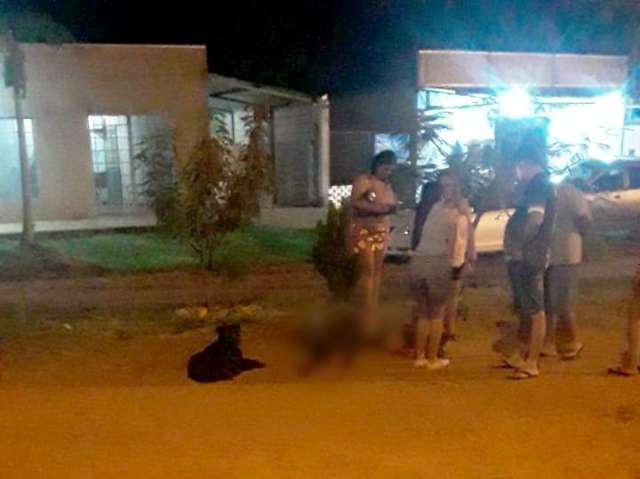 Pistoleiros armados com fuzis e escopetas executam dois na fronteira