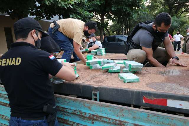 Coca&iacute;na boliviana foi avaliada em 4 milh&otilde;es de d&oacute;lares