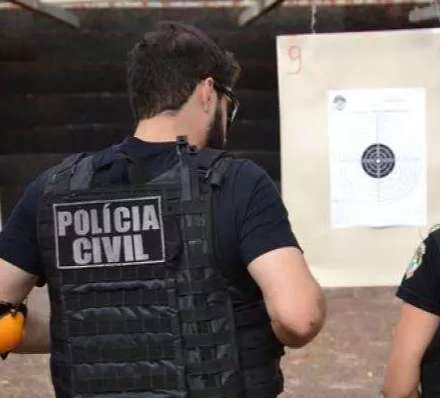 Policial civil aposentado ganha mais 5 anos para renovar porte de arma