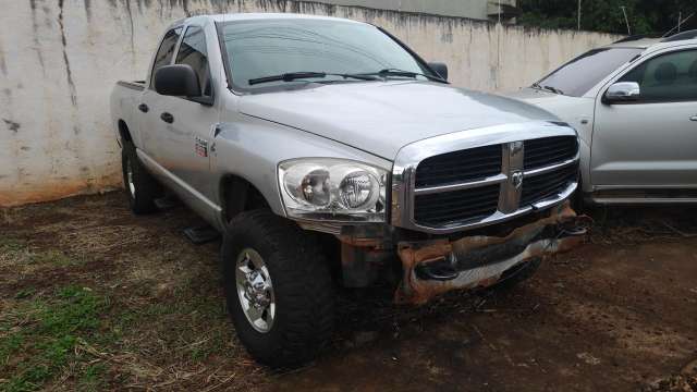 Pol&iacute;cia encontra em oficina Dodge Ram que atropelou e dilacerou crian&ccedil;a