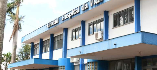 Homem que foi esfaqueado pela esposa morre no Hospital da Vida 
