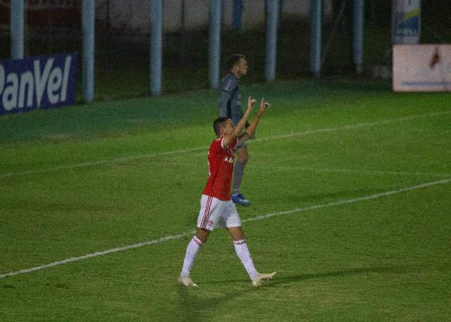 Internacional vence a primeira com Miguel &Aacute;ngel Ram&iacute;rez e vira l&iacute;der do Ga&uacute;cho