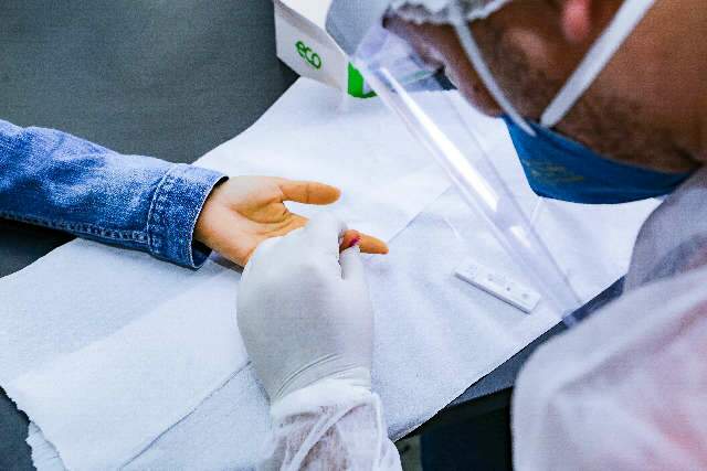 V&iacute;rus causou 1.697 mortes, infectou 81,6 mil pessoas e mant&eacute;m outras 230 na UTI