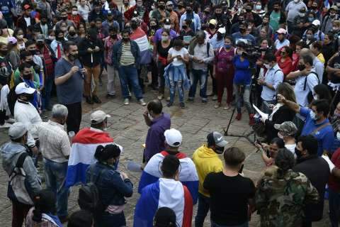 Aumentam protestos para derrubar presidente do Paraguai