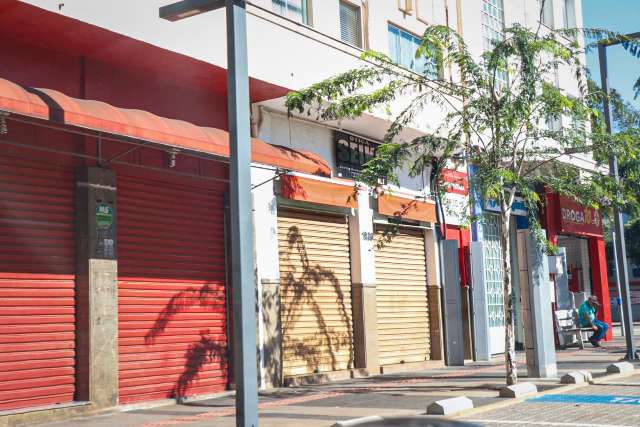 Juiz ressalta &quot;postura cautelosa&quot; e nega liminar contra feriad&atilde;o na Capital