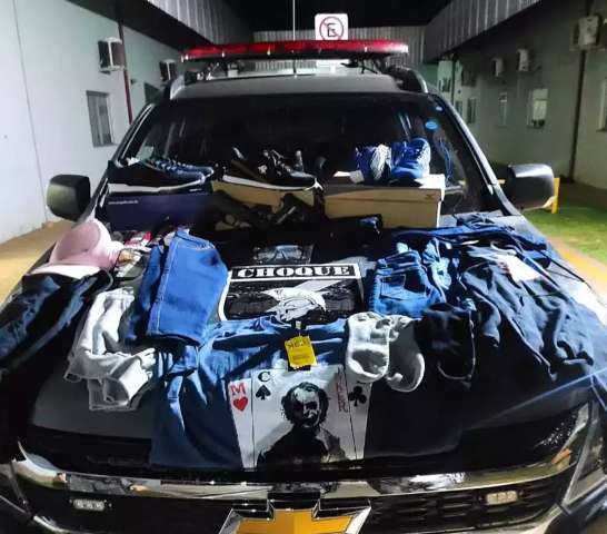 Dupla presa com roupas furtadas diz que recebeu ordens &quot;da M&aacute;xima&quot; 