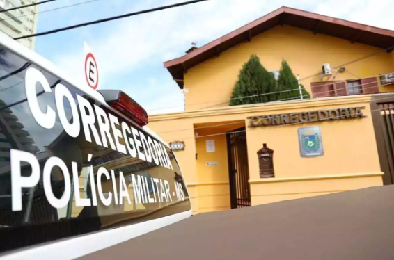Sargento &eacute; pego com contrabando de celular em caixas de erva-mate 