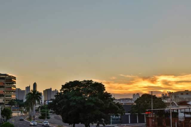 Terça-feira amanhece com céu claro e possibilidades de chuvas isoladas