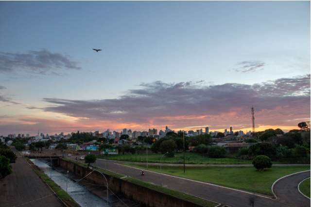 Dia amanhece com c&eacute;u aberto, mas previs&atilde;o &eacute; de pancadas de chuva em MS