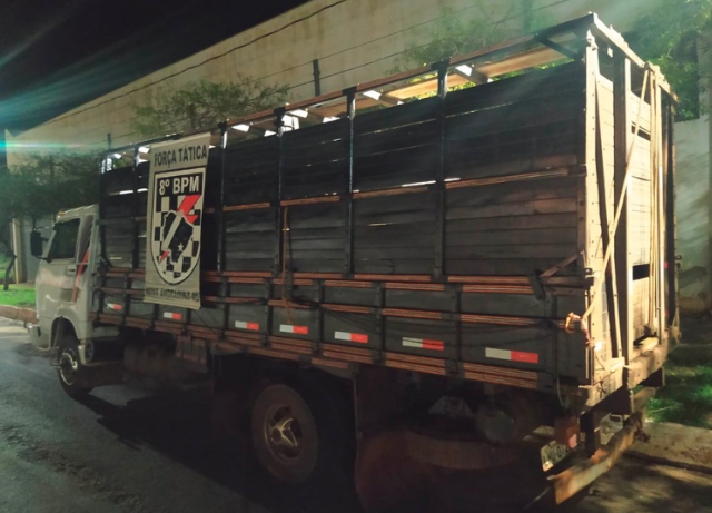 Capataz &eacute; preso em flagrante furtando 15 cabe&ccedil;as de gado e diz que n&atilde;o &eacute; 1&ordf; vez