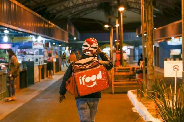 Prefeitura libera parte de servi&ccedil;os em bancos e delivery para todas lojas