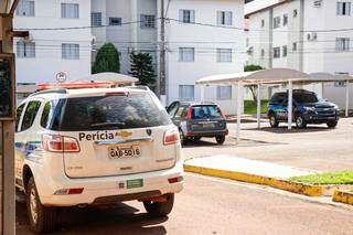 Policial foi socorrido em apartamento no bairro Monte Castelo. (Foto: Henrique Kawaminami)