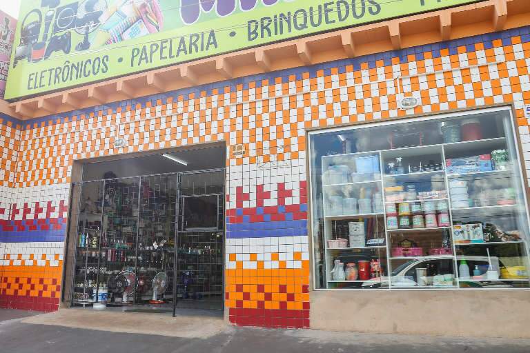 Loja de utilidades aberta no Bairro Tiradentes. (Foto: Paulo Francis)