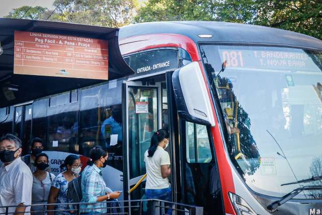 &quot;Feriado n&atilde;o funcionou&quot;, avalia cons&oacute;rcio ap&oacute;s 36 mil pessoas em &ocirc;nibus por dia
