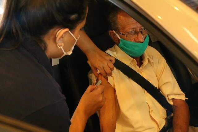 Vacina&ccedil;&atilde;o contra a covid segue em apenas 19 locais nesta sexta-feira; veja quais