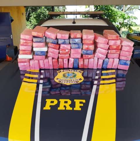Traficante e adolescente s&atilde;o flagradas pela PRF com 71 quilos de coca&iacute;na  