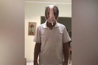 Secretário de Infraestrutura de Coxim, Wilson José dos Santos, fez vídeo usando calcinha como máscara de proteção contra covid (Foto Reprodução)