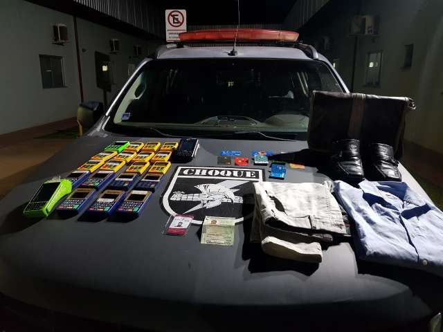 Homem &eacute; preso com 21 m&aacute;quinas de cart&atilde;o na rodovi&aacute;ria da Capital