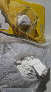 Porções de cocaína também foram achados. (Foto: Divulgação)