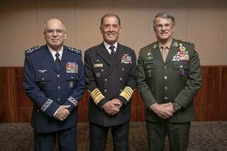 Comandantes da Aeronáutica, da Marinha e do Exército. (Foto: Divulgação)