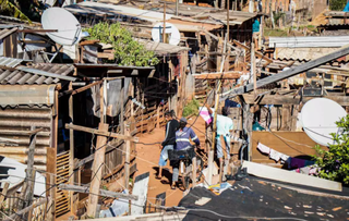 Favela do Mandela, localizada em Campo Grande. (Foto: Henrique Kawaminami)