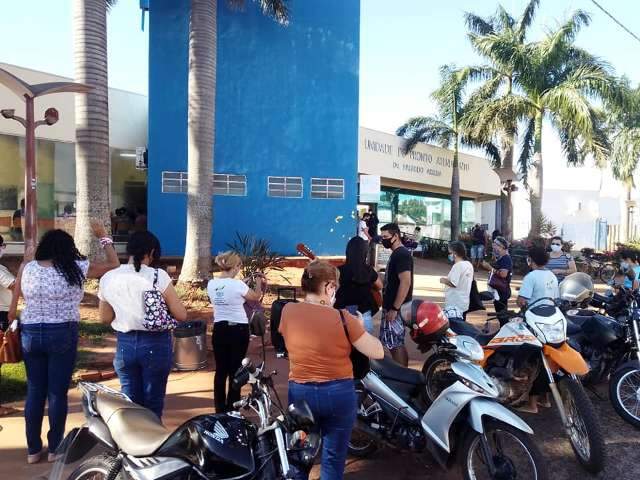 Pela recupera&ccedil;&atilde;o de pacientes, fieis se re&uacute;nem para Via Sacra em frente &agrave; Upa 