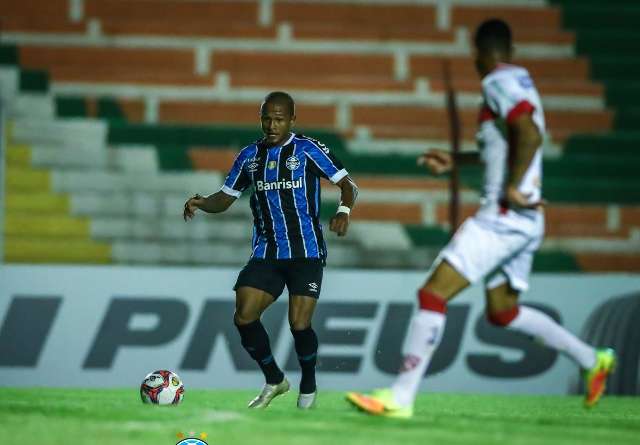 Com reservas, Gr&ecirc;mio sofre, mas empata com o S&atilde;o Luiz pelo Gauch&atilde;o