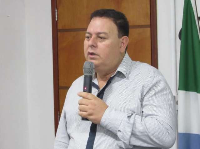 Com elei&ccedil;&atilde;o judicializada, candidato nomeia secret&aacute;ria executiva para comandar 