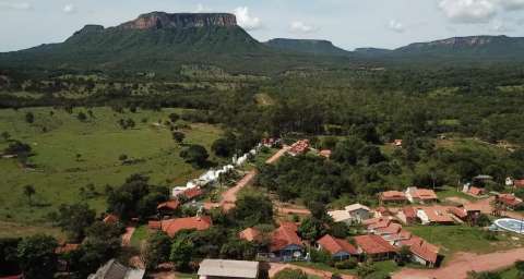 Urandir ignora caos da pandemia e faz evento em pousada  de Corguinho