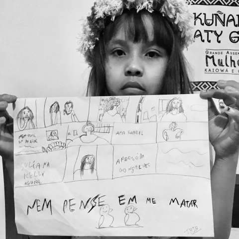 Aos 9 anos, Jaja emociona com desenho e pedido contra feminicídio 