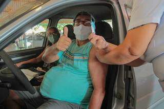 Luiz Marcelino após ser vacinado contra covid-19 nesta tarde. (Foto: Marcos Maluf)