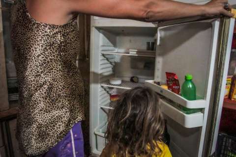 Famílias de favela viram renda e doações caírem com reclusão imposta pela covid