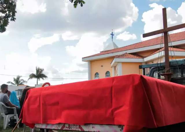 Na 2&ordf; Paix&atilde;o de Cristo da pandemia, fieis adaptam tradi&ccedil;&atilde;o ao &quot;novo normal&quot;