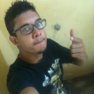 Jovem avisou que ia &quot;dar o &uacute;ltimo mergulho&quot; e est&aacute; desaparecido em rio