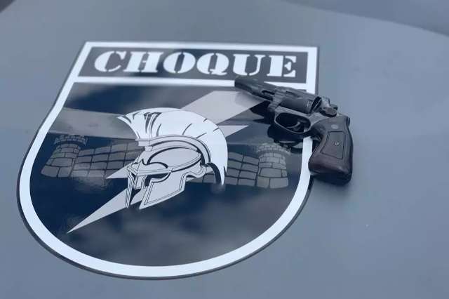 Choque interrompe venda de arma e homem &eacute; preso em flagrante