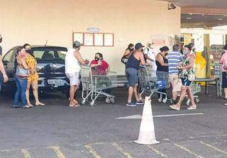 &quot;Necessidade&quot; de comprar &eacute; mais forte que medo da covid nos mercados