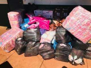 Carga de eletrônicos, brinquedos e lingeries é apreendida em vans de viagem Carga de eletrônicos, brinquedos e lingeries é apreendida em vans de viagem